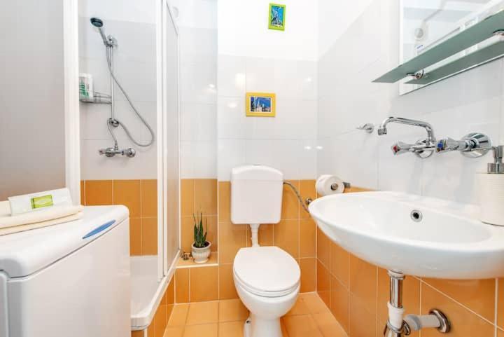 Cosy Studio Apartment Krasków Exterior foto